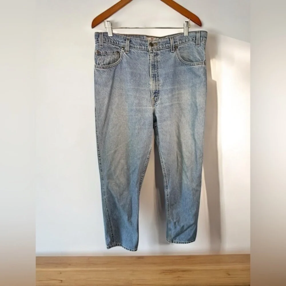 Vintage Levi’s 540 Acid Wash Dad Jean Relaxed Tapered Light Blue Waist 38